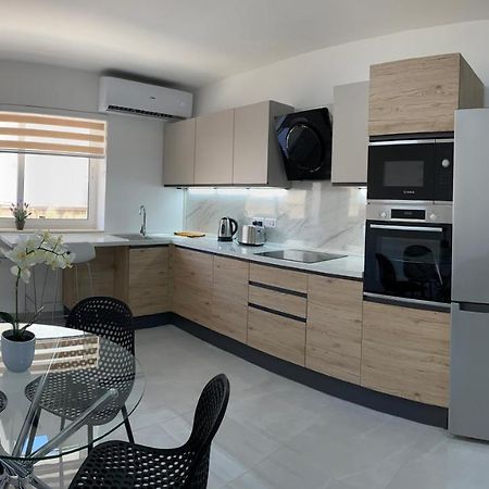 Seaside Apartment In Gzira Buitenkant foto