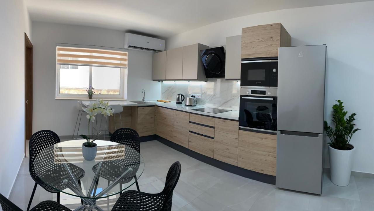 Seaside Apartment In Gzira Buitenkant foto