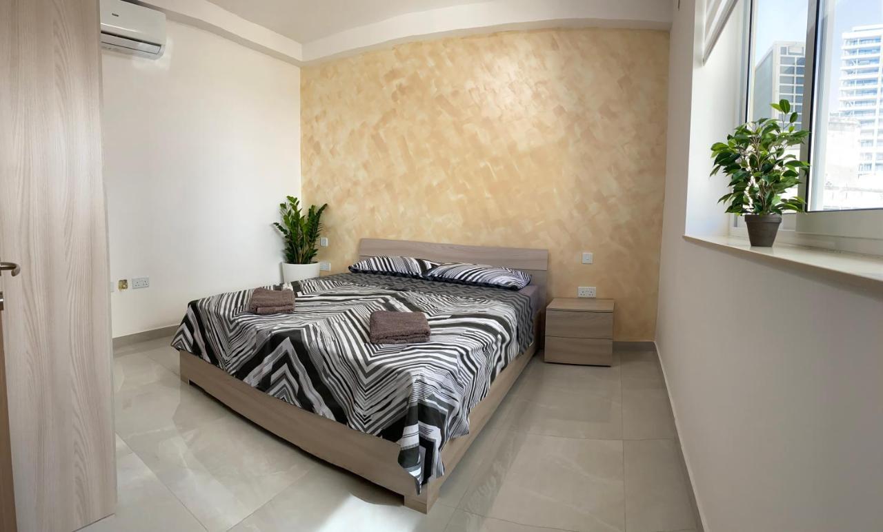 Seaside Apartment In Gzira Buitenkant foto